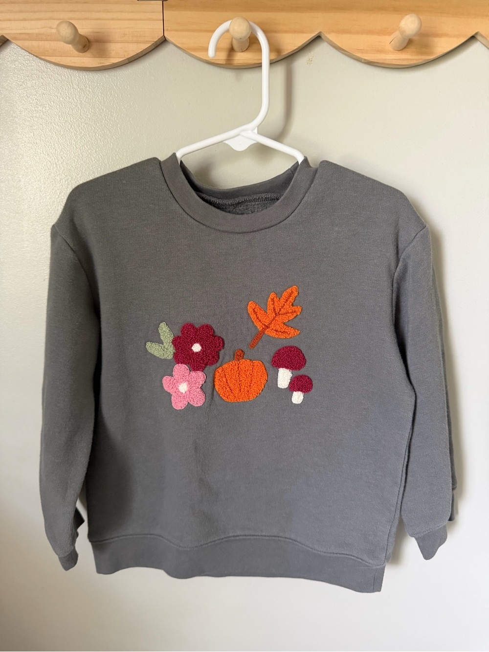 Okie Dokie Girls 4T Gray Pullover Sweatshirt Embroidered Fall Crew Neck
